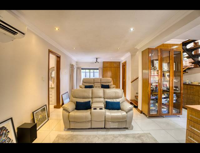 4 BEDROOM HOUSE FOR SALE IN MZINGAZI GOLF ESTATE
